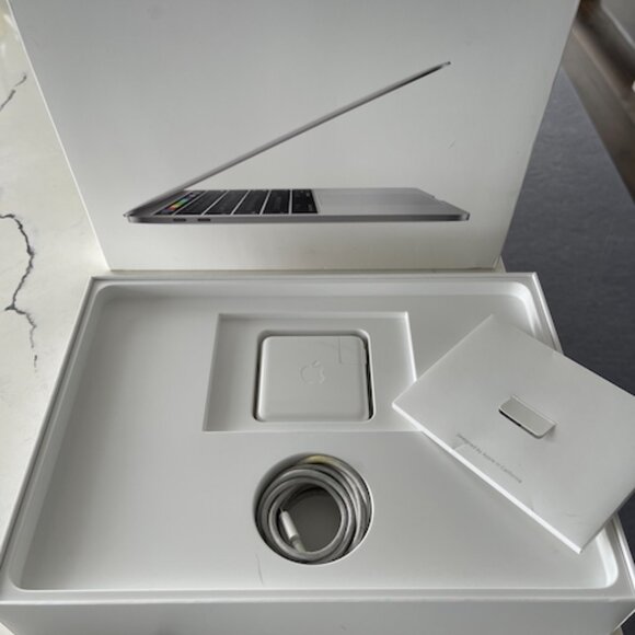 2016 MacBook Pro 13-inch 1TB - Picture 2 of 16